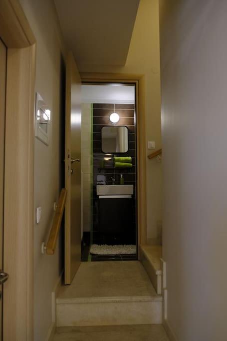 Apartment With Garden In Thessaloniki. מראה חיצוני תמונה