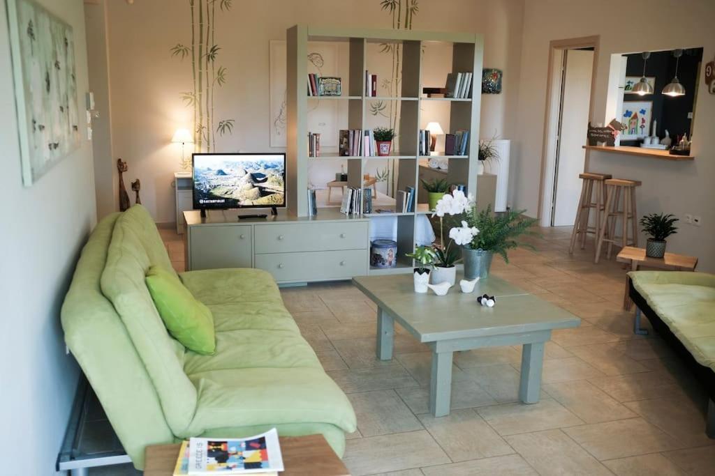 Apartment With Garden In Thessaloniki. מראה חיצוני תמונה