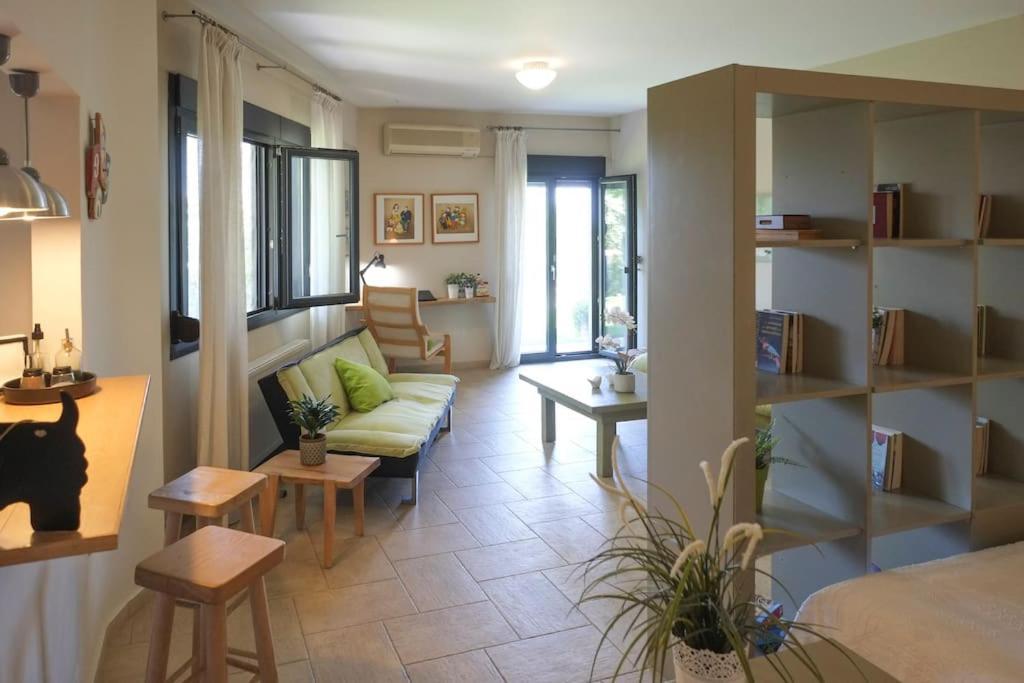 Apartment With Garden In Thessaloniki. מראה חיצוני תמונה